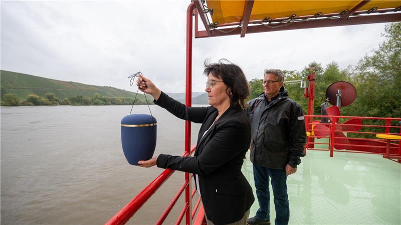 Bald gibt es erste Flussbestattungen in Deutschland Mit der Neufassung des Bestattungsgesetzes sind neue Beisetzungen in Rheinland-Pfalz möglich. (Archivbild)