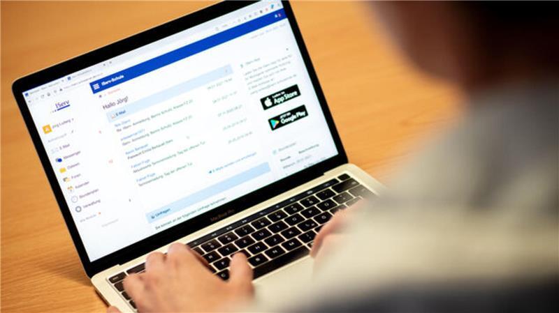 I-Serv an Cuxhavener Schule gehackt: Zusammenhang mit Abi-Klausuren? Mit der Online-Plattform I-Serv gestalten viele Schulen die interne Kommunikation. Symbolfoto: picture alliance/dpa