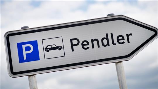 Mit der Pendlerpauschale kann man Kosten für die Fahrt zur Arbeit steuerlich geltend machen. (Illustration)