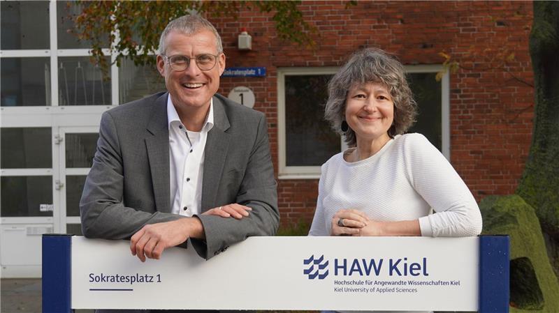 Mit der Umbenennung trage man der Entwicklung der Hochschule in den vergangenen Jahrzehnten Rechnung, sagte Christensen.