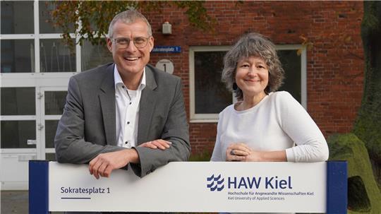 Mit der Umbenennung trage man der Entwicklung der Hochschule in den vergangenen Jahrzehnten Rechnung, sagte Christensen.