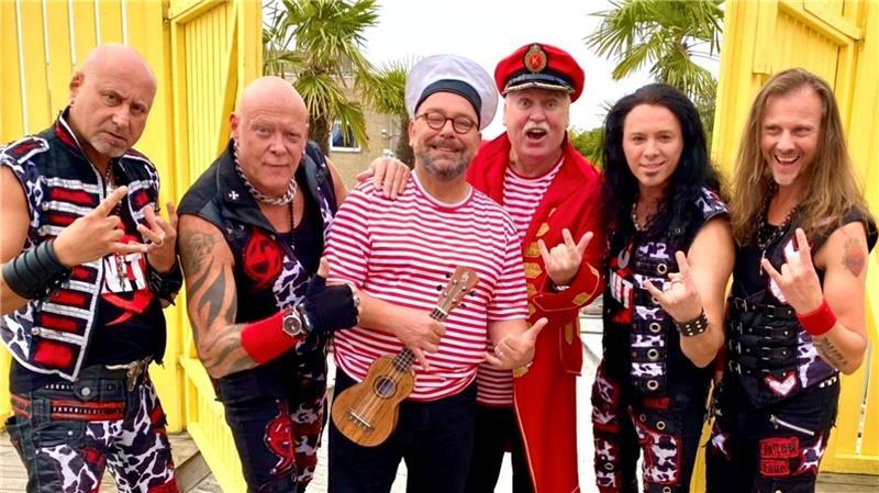 Mit der friesischen Band United 4 wurde „An der Nordseeküste“ als Partyrock-Version aufgenommen.