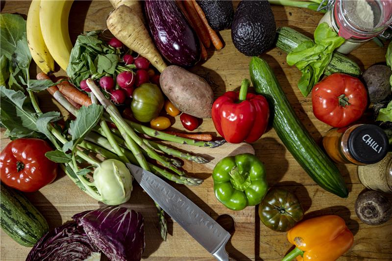 Mit diesem Gemüse kann man vegan kochen. Foto: Sommer/dpa