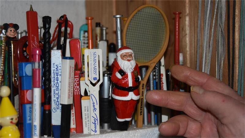 Mit diesem als Tennisschläger getarnten Kugelschreiber begann die Sammelleidenschaft des Bresters.