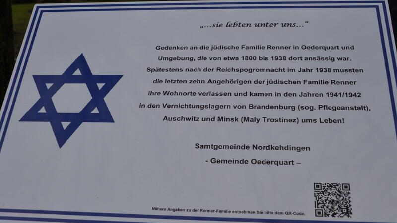 Gedenktafel für jüdische Familie Renner in Oederquart aufgestellt Mit dieser Tafel wird an die jüdische Familie Renner erinnert. Nach der Reichspogromnacht 1938 mussten die letzten zehn Angehörigen ihre Wohnorte verlassen und kamen in den Jahren 1941/1942 in Vernichtungslagern ums Leben.