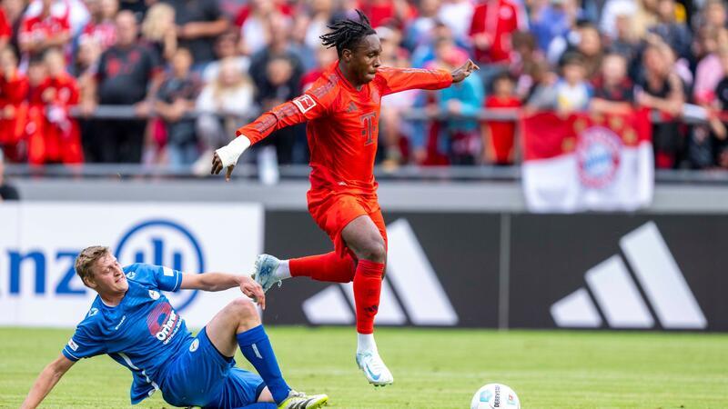 Mit drei Toren: Mathys Tel.