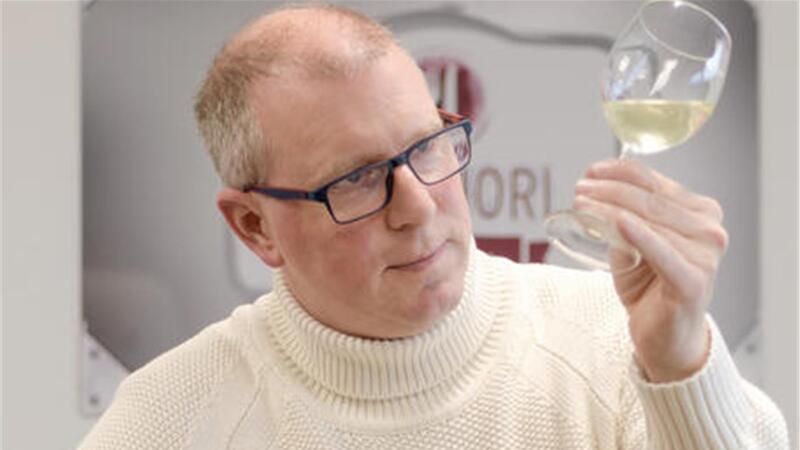 Ekel-Wette: Er trank Wurstwasser vor einem Millionenpublikum Mit ein bisschen Übung, da ist sich Thorsten von Scheidt sicher, würde er die Würstchen wieder am Geschmack und Aussehen der Brühe erkennen können.