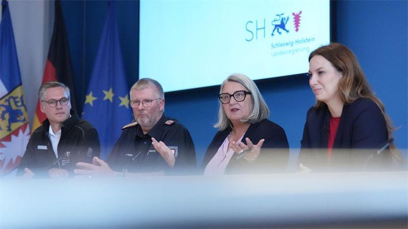 Mit einem Aktionstag an den Schulen wollen Land, Feuerwehr und DRK den Umgang von Schülerinnen und Schülern mit Krisen- und Notfallsituationen stärken.