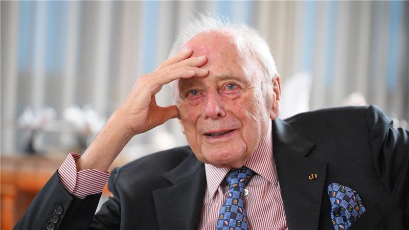 Mit einem Fake-Video von Reinhold Würth versuchen Betrüger, groß Kasse zu machen. (Archivbild)