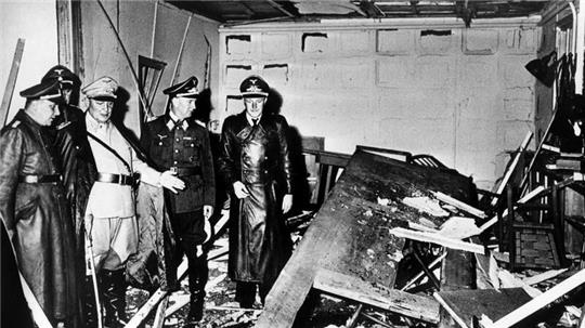 Mit einem Sprengsatz sollte Hitler getötet werden, doch die Operation Walküre scheiterte. An das Attentat vor 80 Jahren wurde im Verlauf der Zeit unterschiedlich erinnert.