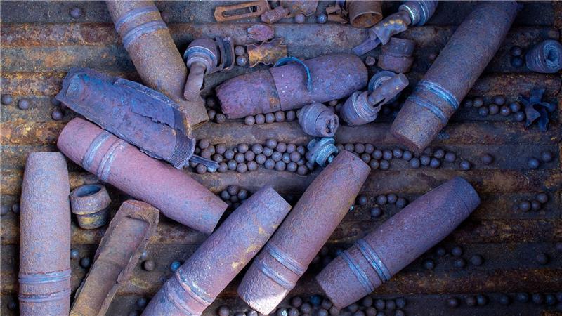 Mit einem Weltkriegsgeschoss im Gesäß hat ein junger Mann in Frankreich einen Einsatz des Kampfmittelräumdienstes in einer Klinik ausgelöst. (Symbolbild)