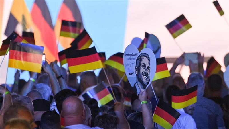 AfD startet Wahlkampf in Sachsen-Anhalt Mit einer Kundgebung in einer Messehalle in Magdeburg hat die AfD offiziell ihren Wahlkampf vor der Landtagswahl am 6. September gestartet.