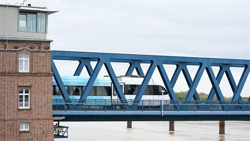 Mit einer Sonderfahrt wurde die grenzüberschreitende Bahnlinie „Wunderline“ eröffnet.