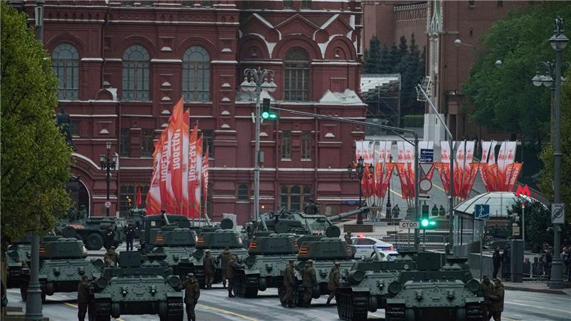 Gedenken in Kriegszeiten – Kiew stört Putins Siegesparade Mit einer großen Militärparade begeht Russland den 80. Jahrestag des Sieges im Zweiten Weltkrieg.