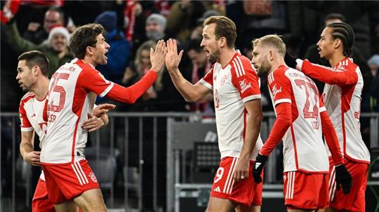 Mit einer souveränen Leistung schlug der FC Bayern den VfB Stuttgart mit 3:0.