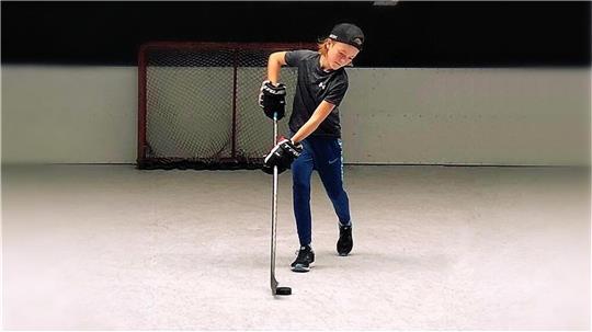 Mit elf Jahren scheint Till Ritzingers Weg zur großen Eishockey-Karriere bereits geebnet. Foto: Privat