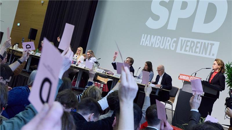 Mit großer Mehrheit haben Hamburgs Sozialdemokraten eine Resolution für eine Bewerbung um Olympische Spiele in der Hansestadt verabschiedet.