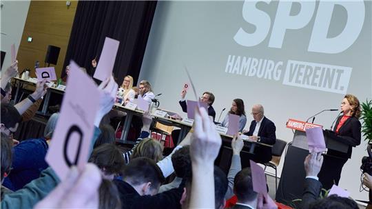 Mit großer Mehrheit haben Hamburgs Sozialdemokraten eine Resolution für eine Bewerbung um Olympische Spiele in der Hansestadt verabschiedet.