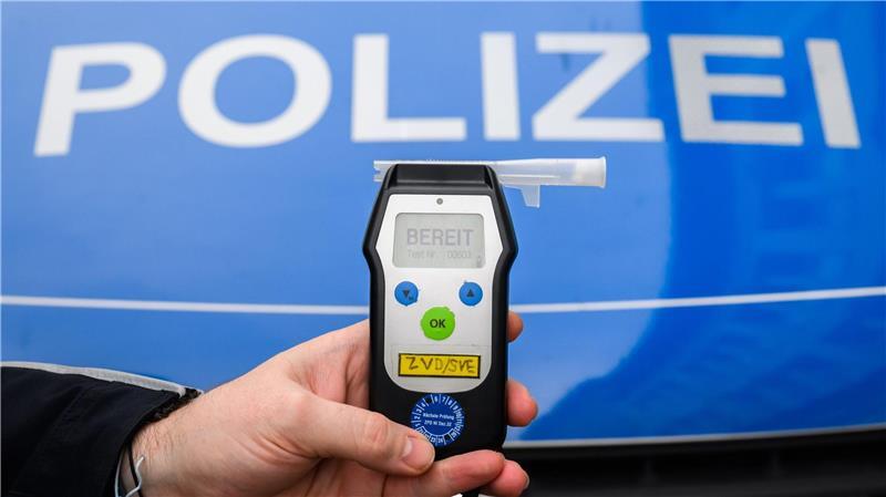 Mit hohen Promillewerten wurden Autofahrer in den Stader Nachbarkreisen von der Polizei erwischt (Symbolbild).