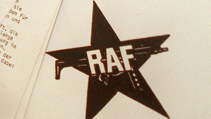 Die RAF in fünf Kapiteln Mit ihrem bewaffneten Kampf und dem Konzept einer angeblichen Stadtguerilla verglich sich die RAF mit weltweiten Befreiungsbewegungen.