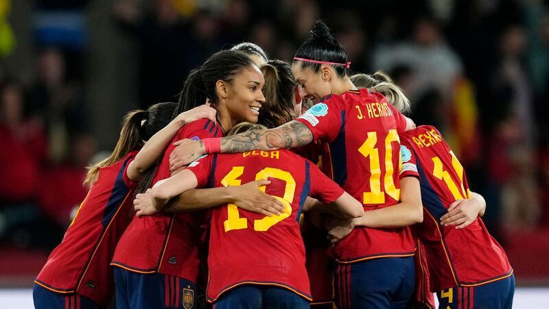 Mit ihrem ersten Sieg überhaupt gegen Frankreich holten sich die Spanierinnen den Titel in der Nations League.