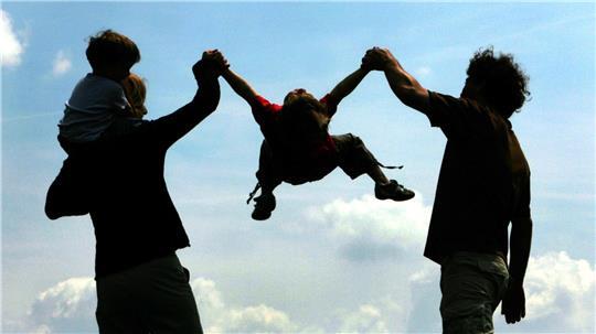 Mit ihren Geschwistern haben viele Menschen die längste Beziehung in ihrem Leben. (Symbolbild)