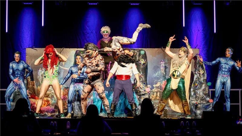 Meisterschaft im Männerballett - Show um Fischfrau gewinnt Mit ihrer Darbietung unter dem Titel „Arielle - Ursulas Rache“ hat sich das Männerballett Finsterwalde aus Brandenburg den deutschen Meistertitel geholt.