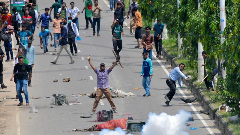 Medien: Elf Tote bei Studentenprotesten in Bangladesch Mit landesweiter Blockade wollen Studenten mehr Druck machen.