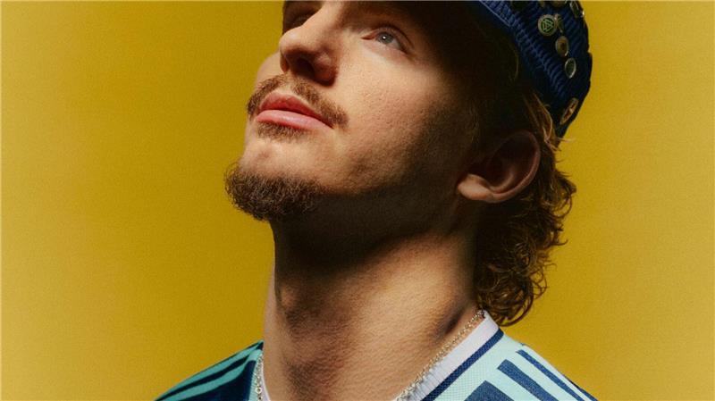 Mit neuer DFB-Mode: Nick Woltemade.