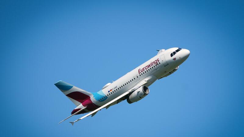 Auch bei Eurowings werden die Flugtickets teurer Mit nun rund 120 Flugzeugen biete Eurowings wegen der weiter stark wachsenden Nachfrage 13 Prozent mehr Plätze an als im Vorjahr.