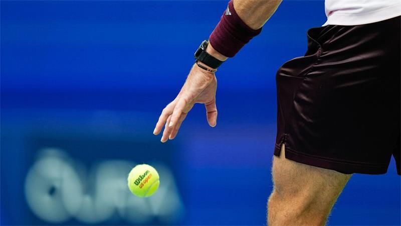 „Ewige Balltippen“: Becker fordert neue Regel wegen Zverev Mit seinem Auftippen des Balls vor dem Aufschlag sorgte Alexander Zverev für Kontroversen.