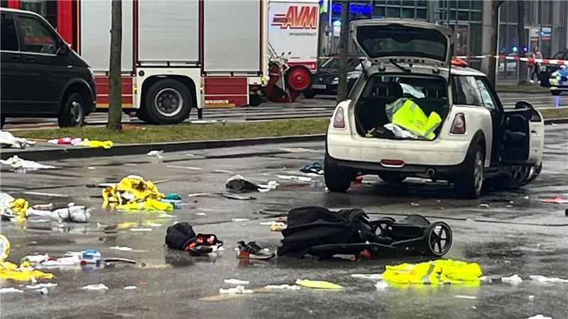 Mordanklage nach Auto-Anschlag auf Verdi-Demo in München Mit seinem Auto überfuhr der Mann mehrere Menschen. (Archivbild)