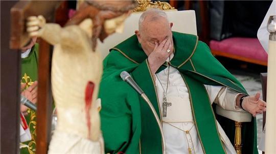Mit seinen 88 Jahren ist Franziskus inzwischen der zweitälteste Papst der Geschichte. (Archivbild)