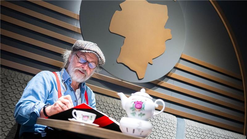 Mit seinen Ostfriesenkrimis erreicht Bestsellerautor Klaus-Peter Wolf ein Millionenpublikum. (Archivbild)