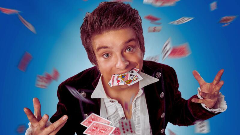 Mit seiner Magic Dinner Show kommt der Zauberkünstler Kevin Köneke nach Neu Wulmstorf.