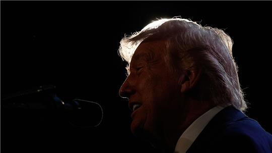 Mit seiner überraschenden Aussage zum baldigen Ende des Iran-Kriegs sorgt Trump an den Börsen für Erleichterung. 