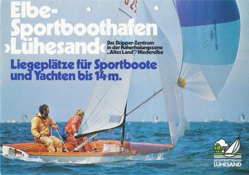 Wo einst Jachten im Alten Land Anker werfen sollten Mit solchen Broschüren warben die Beteiligten für den Sportboothafen am Deich im Bereich Siebenhöfen. Foto: Archiv Samtgemeinde Lühe