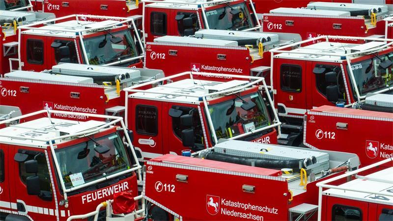 Mit solchen Waldbrandtanklöschfahrzeugen waren die Feuerwehrleute aus Niedersachsen in Spanien. (Archivbild)