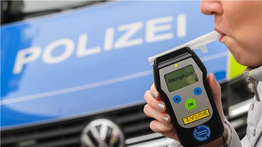 Mit über 4 Promille hat die Cuxhavener Polizei einen Autofahrer erwischt. (Symbolbild)