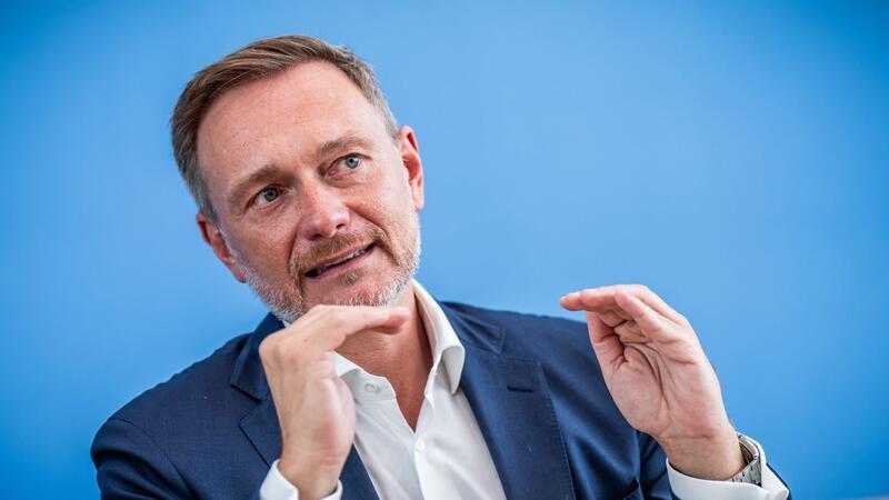 Mit zwei Anzeigen hatte das Bundesfinanzministerium für die Schuldenbremse geworben. (Archivbild)