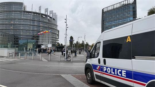 Mitglieder der ehemaligen ID-Fraktion sollen nach einem Parlamentsbericht in der vergangenen Legislaturperiode mindestens 4,3 Millionen Euro aus EU-Mitteln missbräuchlich verwendet haben.