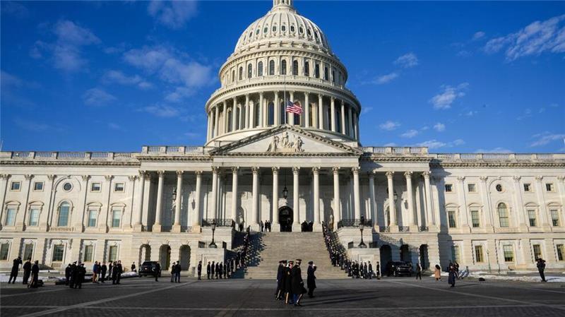 Mitglieder des Militärs marschieren während einer Probe für die bevorstehende Amtseinführung des designierten US-Präsidenten Trump vor dem US-Kapitol.