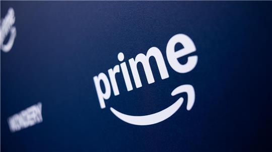 Gericht: Preiserhöhung für Prime-Kunden unwirksam Mitglieder von Amazon haben verschiedene Vorteile wie kostenlosen Versand und Streaming-Angebote für Filme und Serien. Dies kostet jedoch Geld.