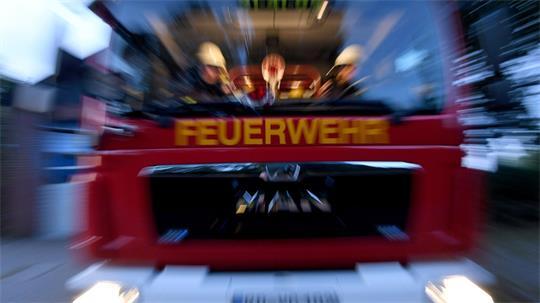 Mitten in der Nacht ist ein Feuer in einer Wohnung in Elmshorn ausgebrochen. (Symbolbild)