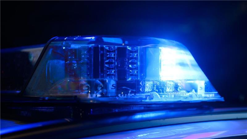 20-Jähriger stirbt bei Verkehrsunfall nahe Salzgitter Mitten in der Nacht verunglückte ein 20-Jähriger nahe Salzgitter. (Symbolbild)