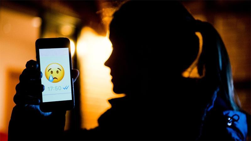 Studie: Cybermobbing nimmt weiter zu - Schule ist Tatort Mobbing im Netz kann für die Betroffenen gravierene Folgen haben. (Archivbild)