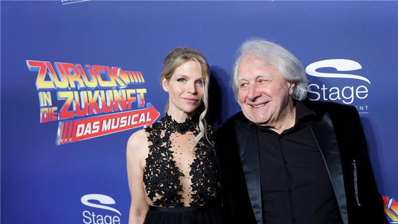 Moderator Peter Urban und seine Ehefrau Laura im Operettenhaus