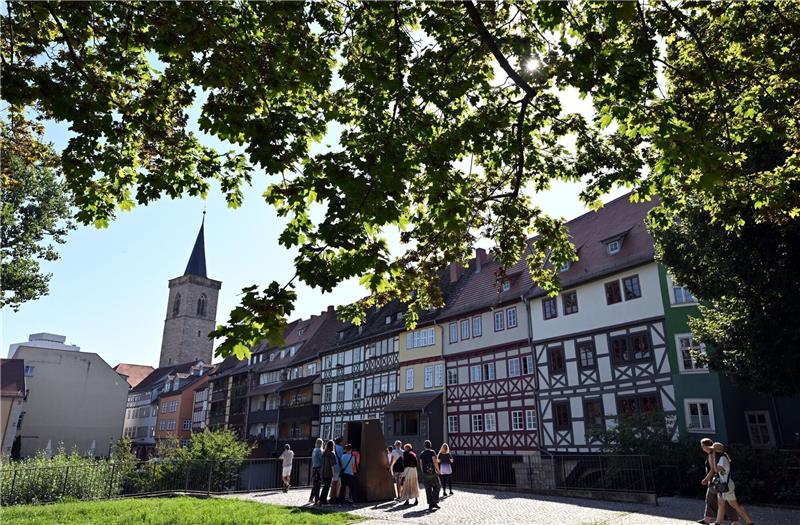 Jüdisch-mittelalterliches Erbe wird neues Unesco-Welterbe Moderne Architektur steht über dem 2007 entdeckten mittelalterlichen Ritualbad (Mikwe) an der Krämerbrücke.
