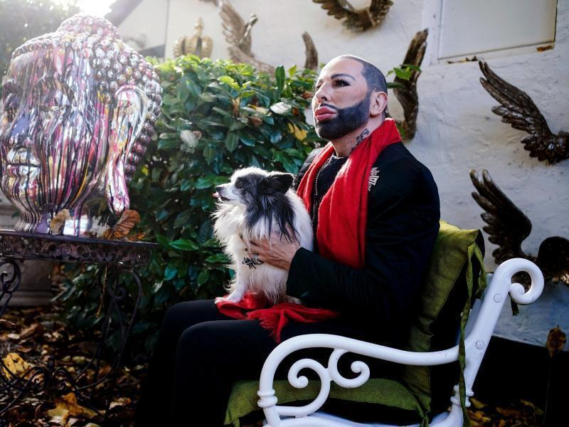 Modestar Harald Glööckler hätte eigentlich zur Dschungelprüfung antreten sollen. Foto: Uwe Anspach/dpa