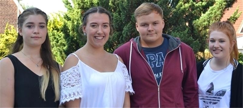 Möchten nicht länger auf einer Baustelle unterrichtet werden: Finja Kruse, Katharina Thielker, Christoph Bunn und Lilly Corleis (von links).
